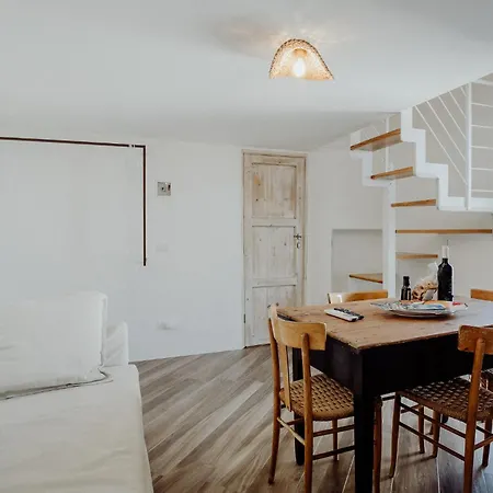 Fari E Fanali By Monholiday 3* מונופולי